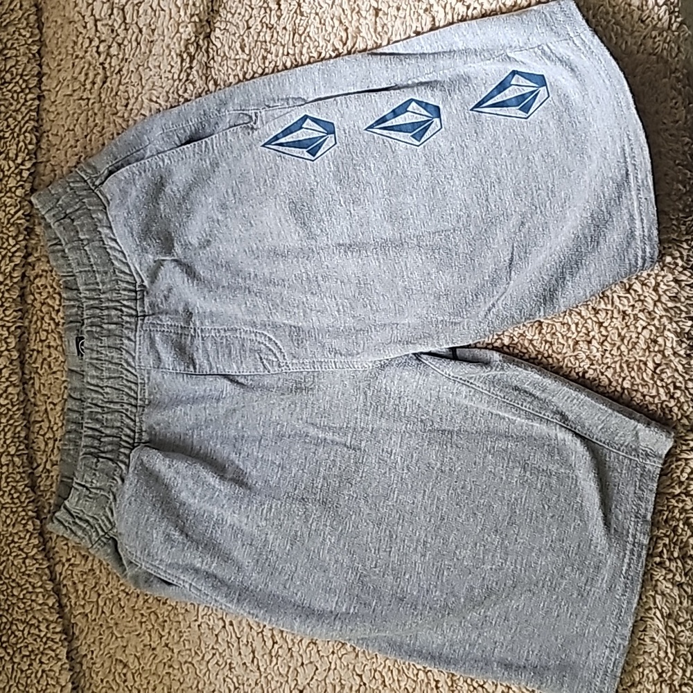 Volcom boys sweatshirts size L